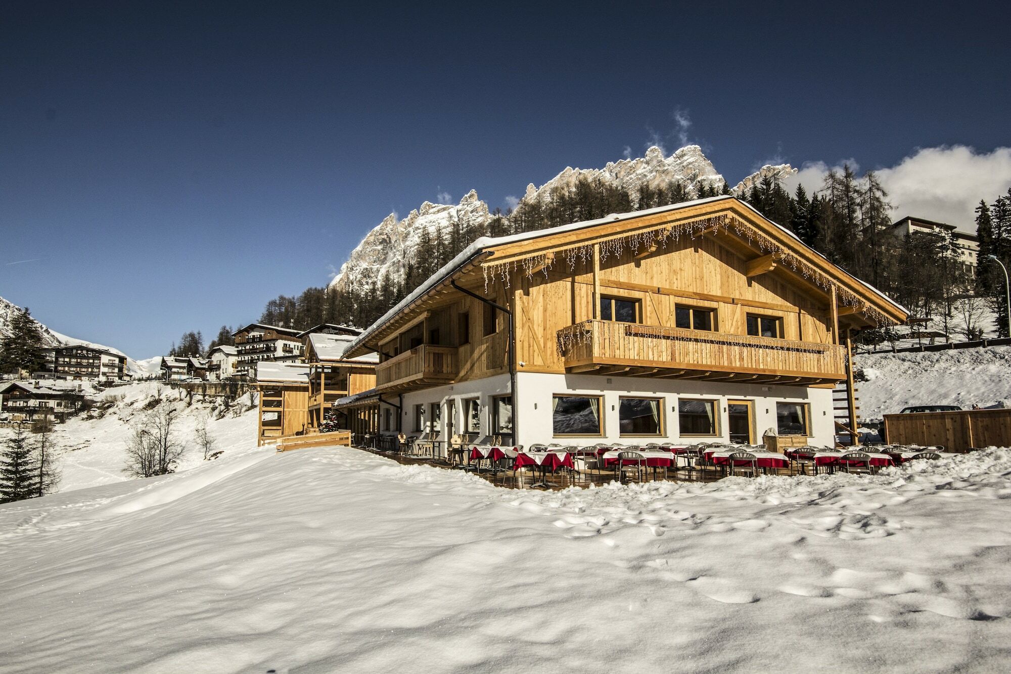 Dolomiti Lodge Alvera Cortina d'Ampezzo Bagian luar foto